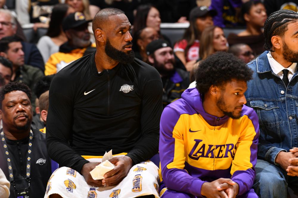 他在前场的 他在前场的