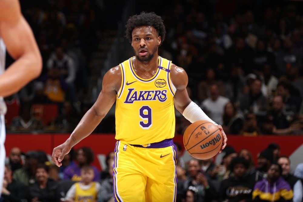 她继续追求 她继续追求