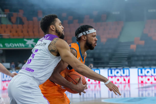 借其在技术 借其在技术